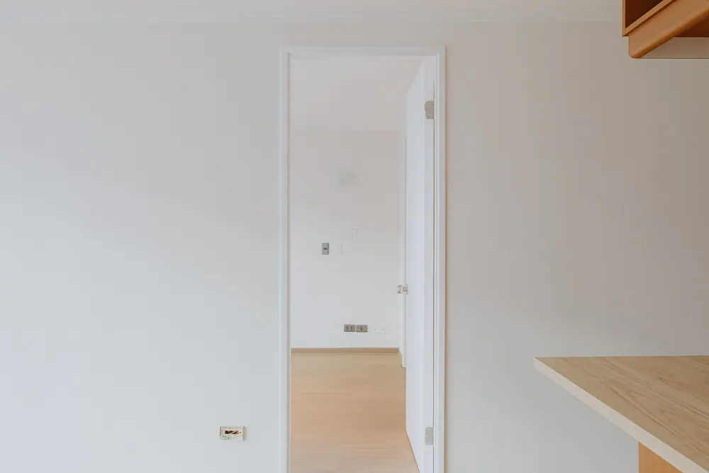 Acceso al dormitorio, departamento Amunátegui 573