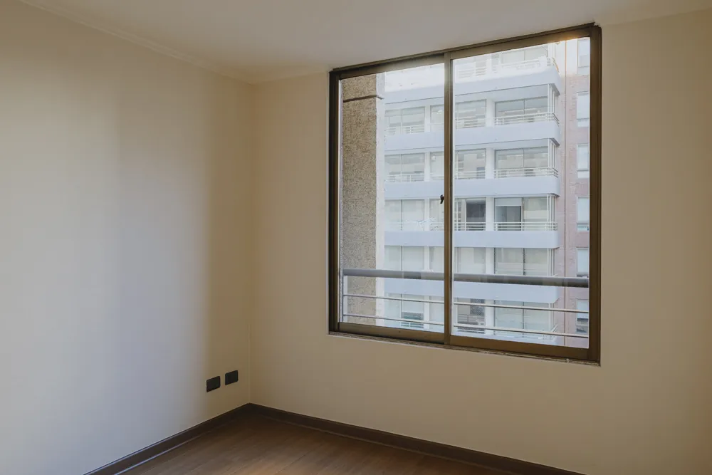 Dormitorio, otra vista, departamento Amunátegui 573