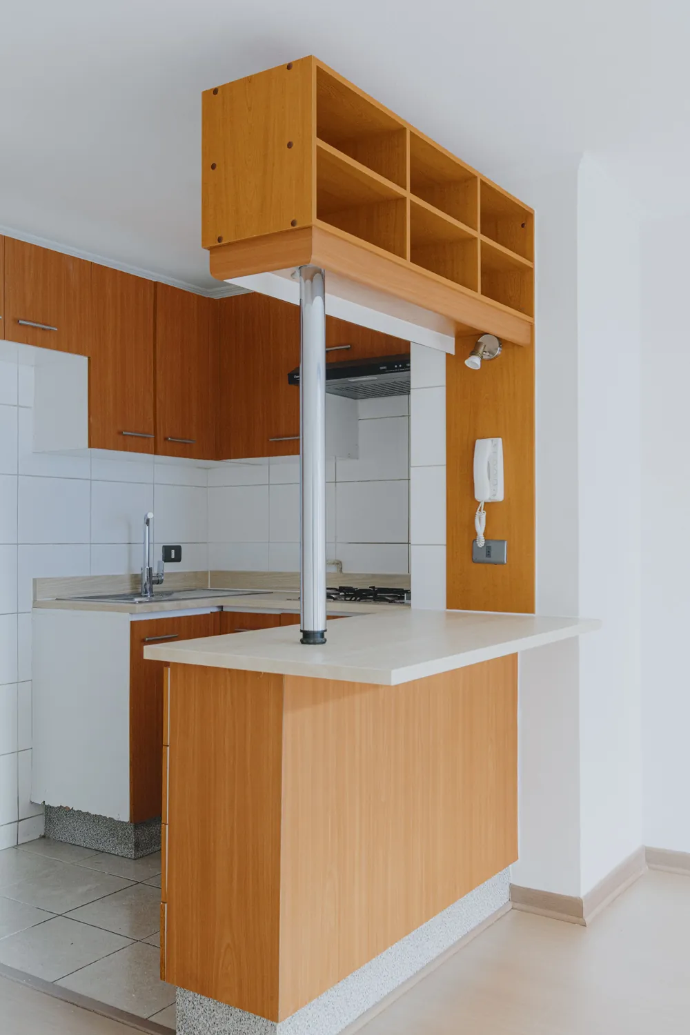 Cocina con barra, departamento Amunátegui 573