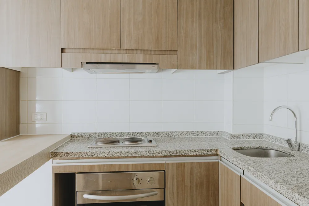 Cocina con horno y cubierta de granito, Arturo Prat 324