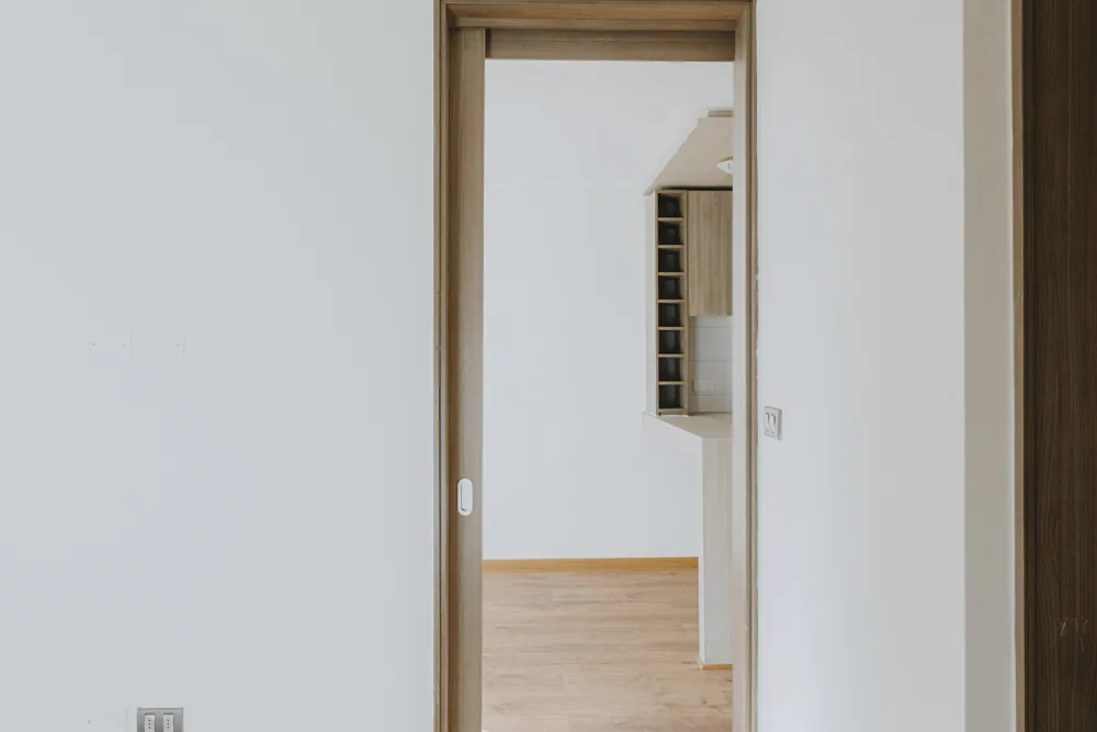 Puerta corredera al dormitorio, departamento Arturo Prat 324