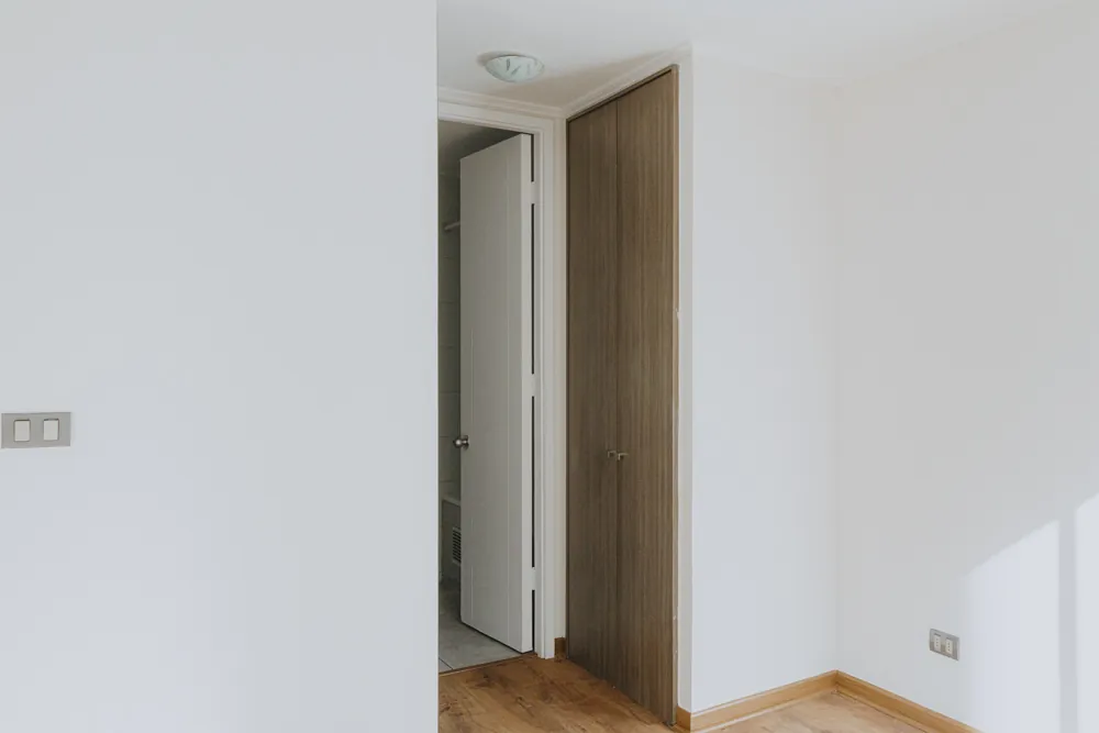 Pasillo y puertas, departamento Arturo Prat 324