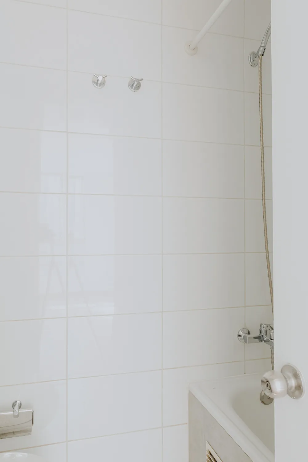 Baño con tina, departamento Arturo Prat 324