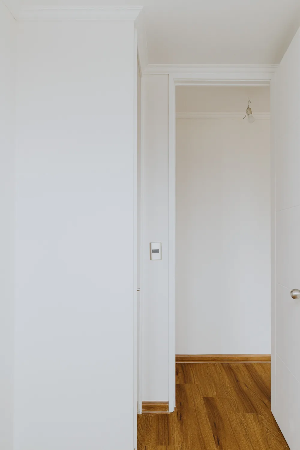 Acceso al dormitorio, departamento Av. Vicuña Mackenna 881