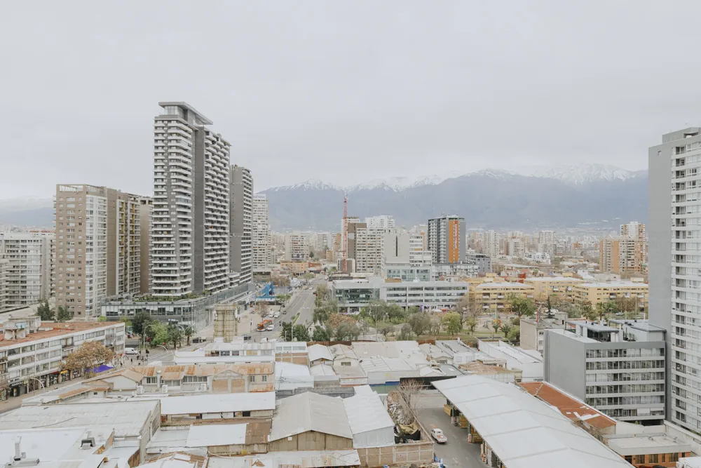 Vista a la ciudad y la cordillera, departamento Av. Vicuña Mackenna 881