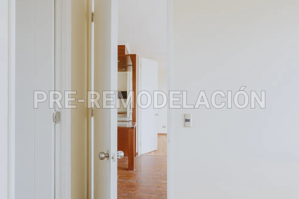 Acceso al dormitorio, departamento Av. Vicuña Mackenna 881