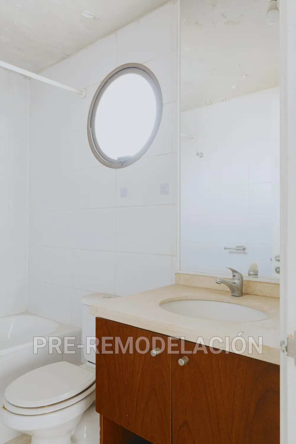 Segundo baño con lavamanos, departamento Bandera 898