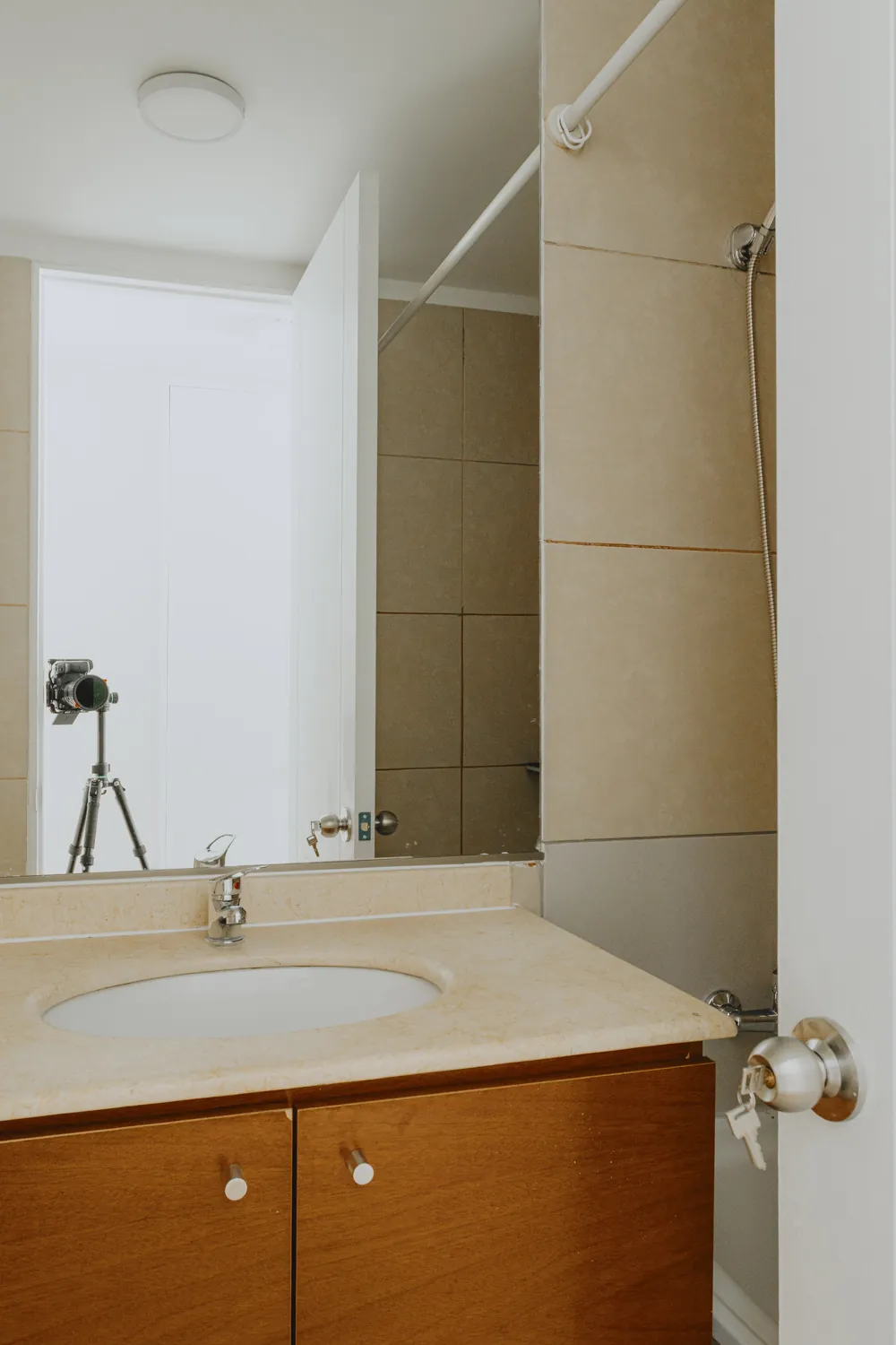 Baño y espejo, departamento Carmen 297