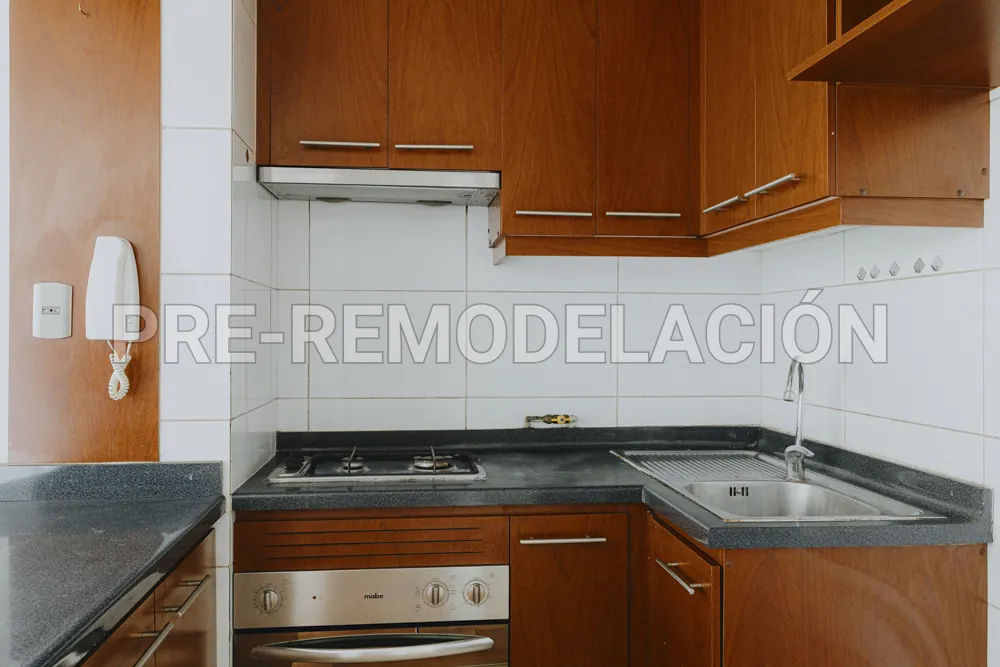 Cocina con horno y campana, departamento Coquimbo 1331