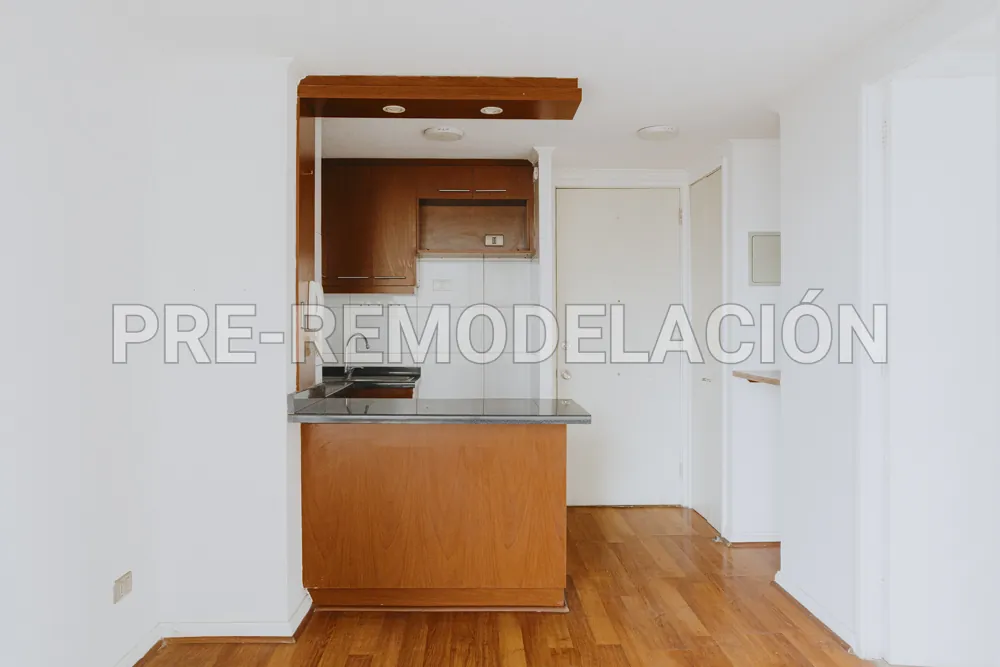 Cocina vista desde el living, departamento Coquimbo 1331