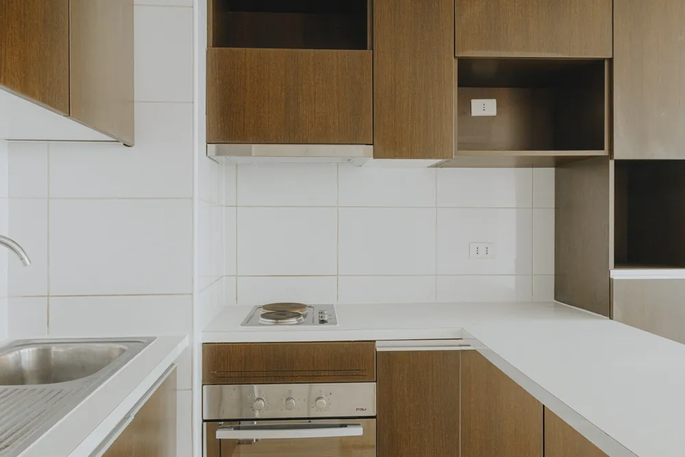 Cocina con horno y lavaplatos, España 445