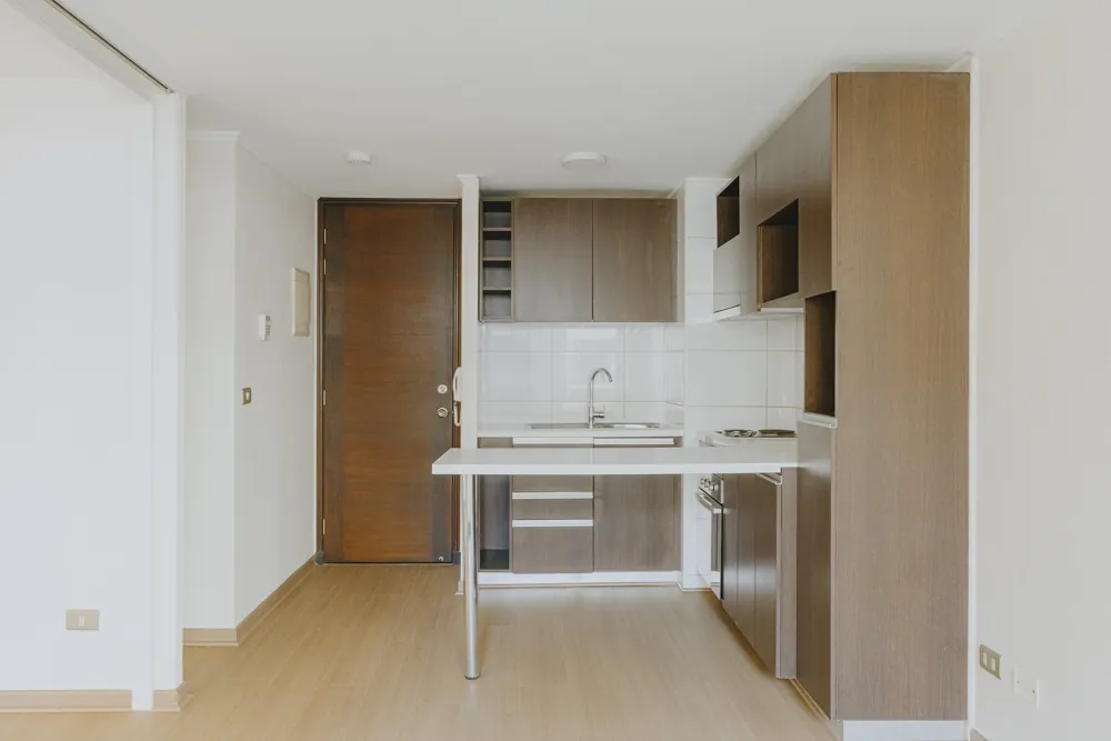 Cocina con barra, departamento España 445