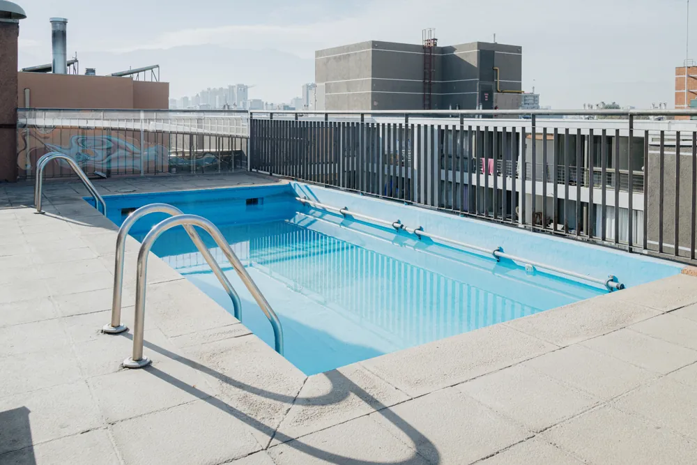 Piscina del edificio, departamento España 445