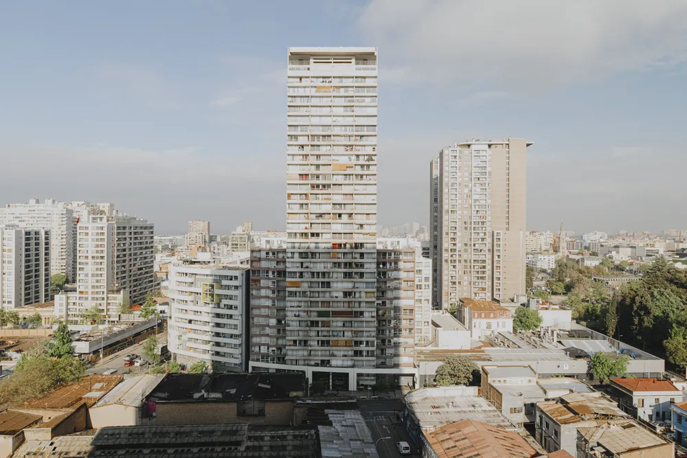 Vista a la ciudad desde el piso 16, departamento Lord Cochrane 635