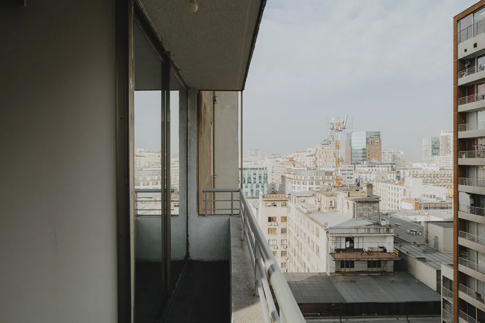 Terraza con vista a la ciudad, departamento Morandé 580