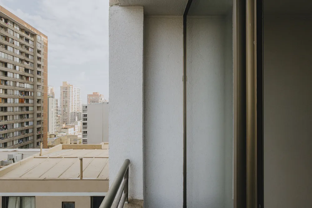 Terraza con vista a la ciudad, departamento Morandé 580