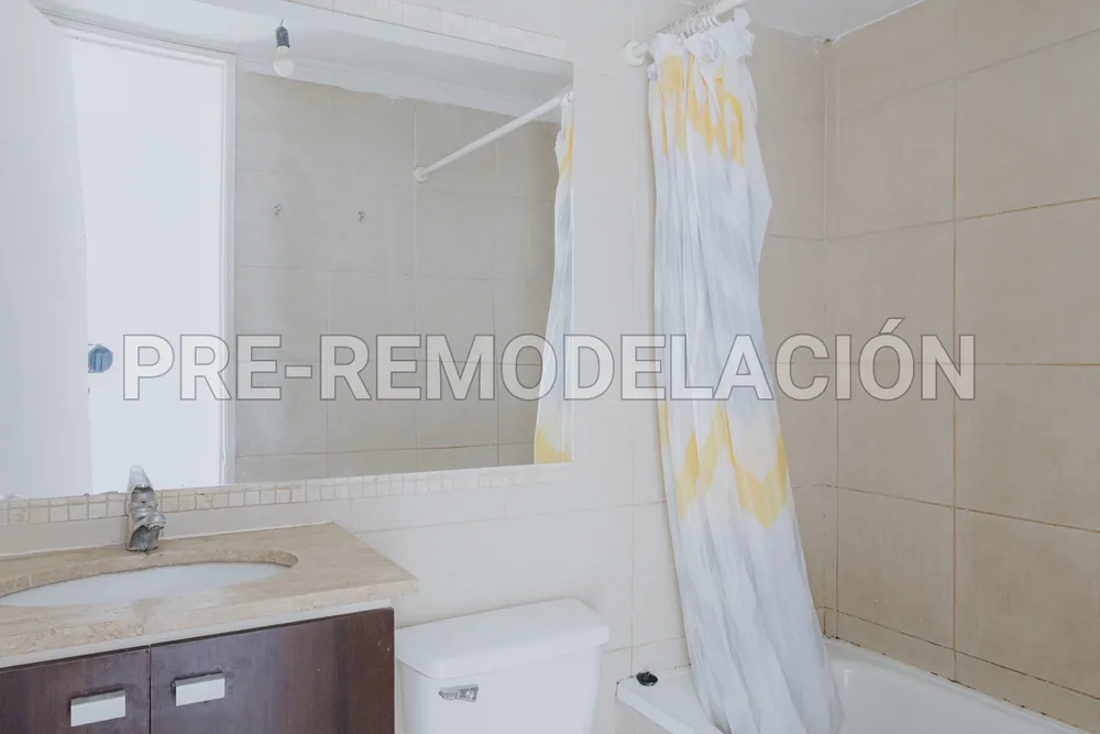 Baño con tina y lavamanos, departamento Nataniel Cox 599