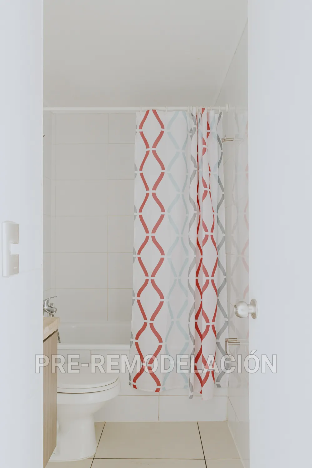 Baño con inodoro, departamento Portugal 990