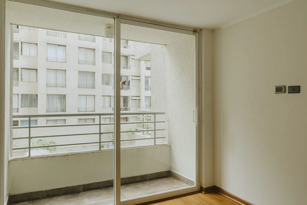 Dormitorio con salida a la terraza, departamento San Ignacio 633