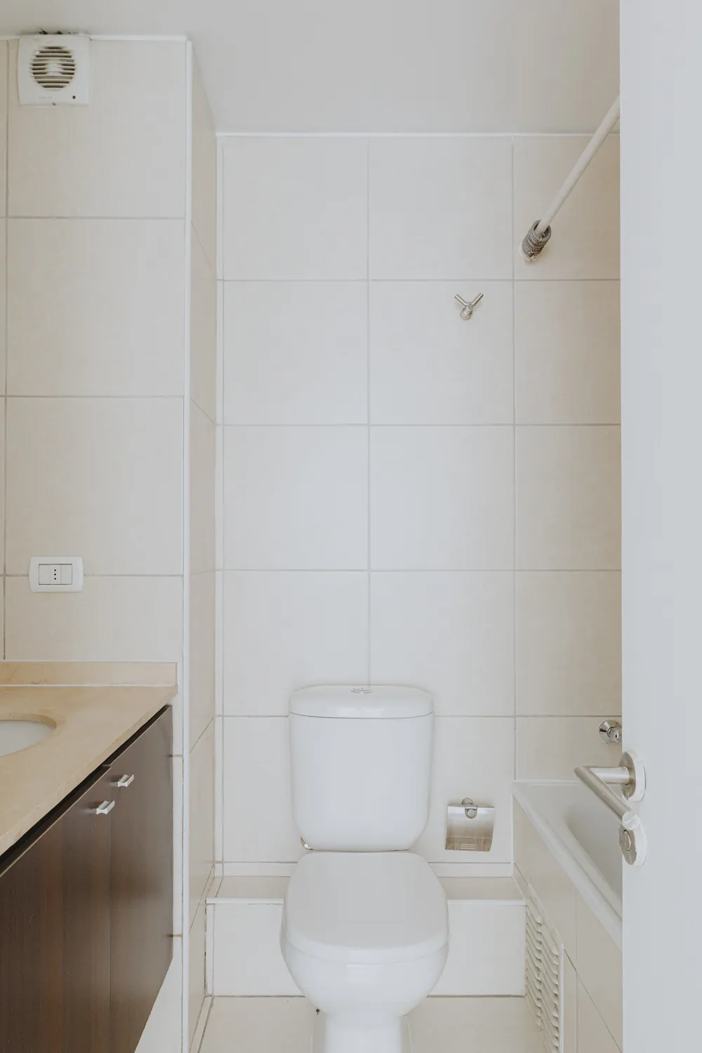 Baño con inodoro, departamento San Ignacio 633
