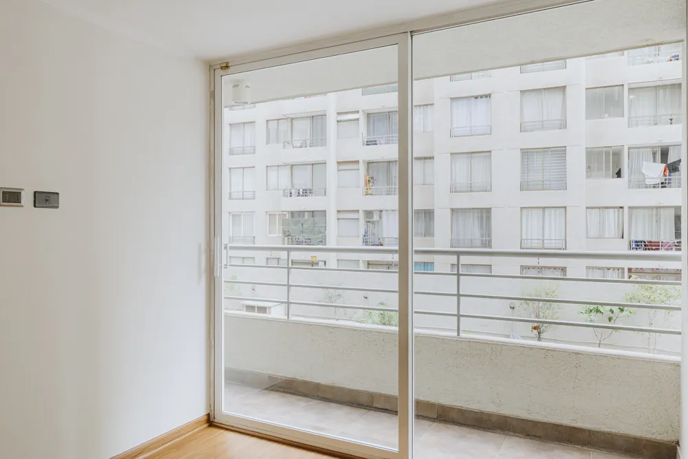 Segundo dormitorio con salida a la terraza, departamento San Ignacio 633
