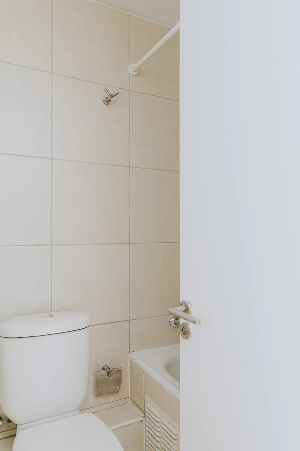 Segundo baño con tina, departamento San Ignacio 633