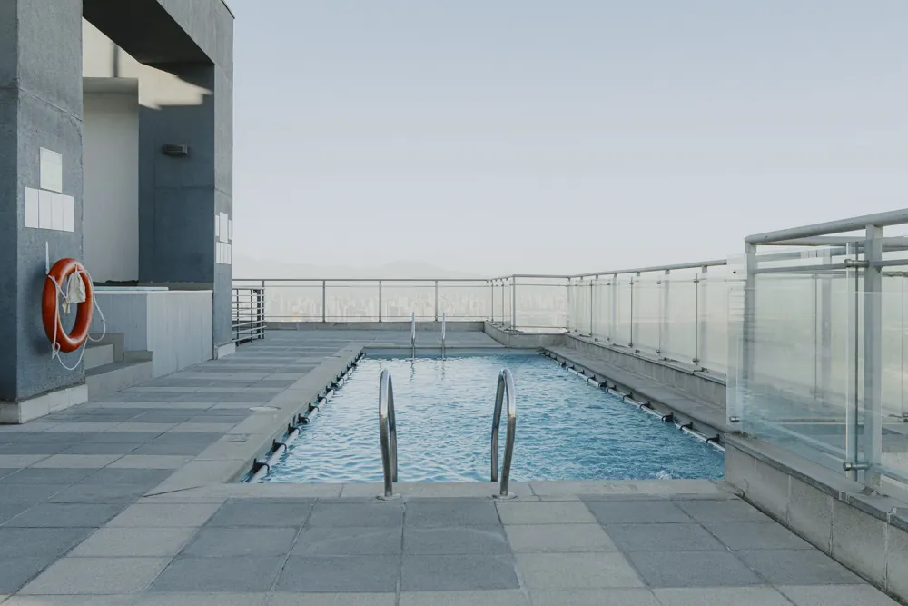 Piscina del edificio, departamento San Ignacio 633