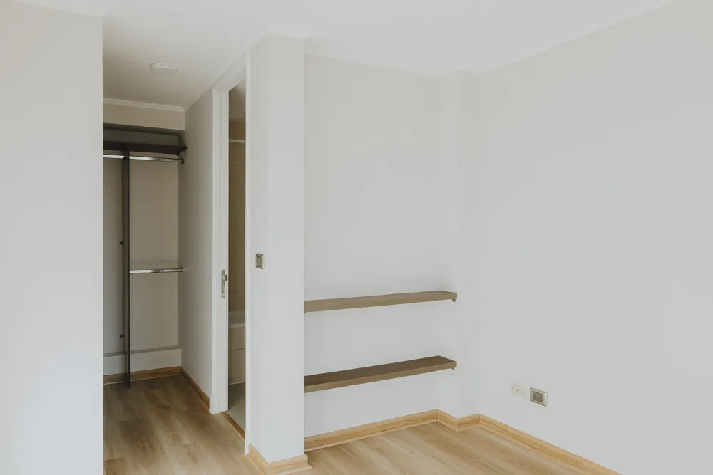 Closet con repisas, departamento San Ignacio 633