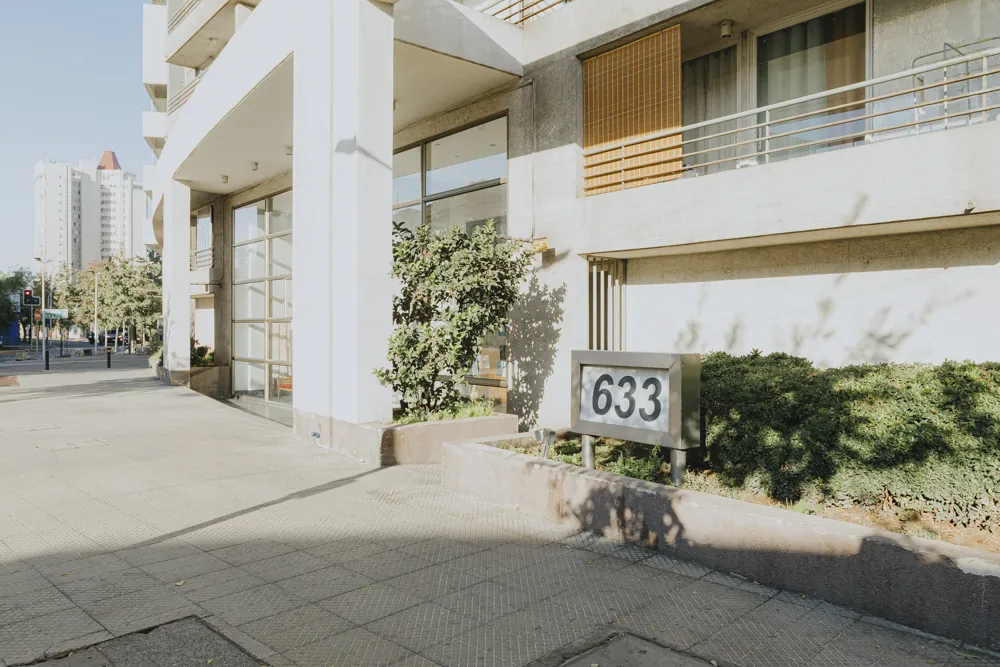 Acceso del edificio, número 633, departamento San Ignacio 633