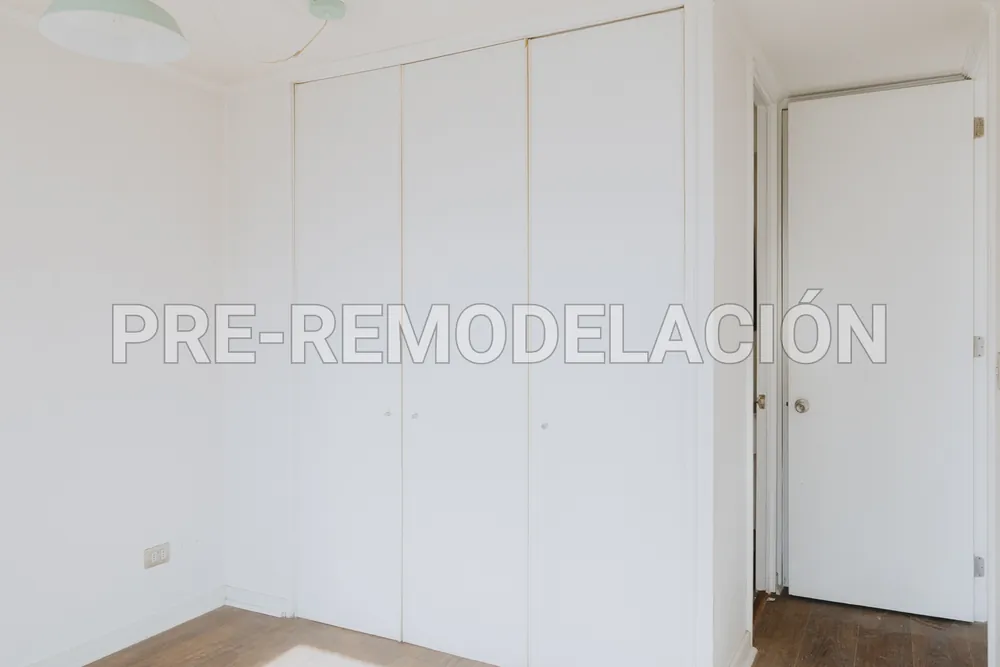Clóset y puerta del dormitorio, departamento San Isidro 538
