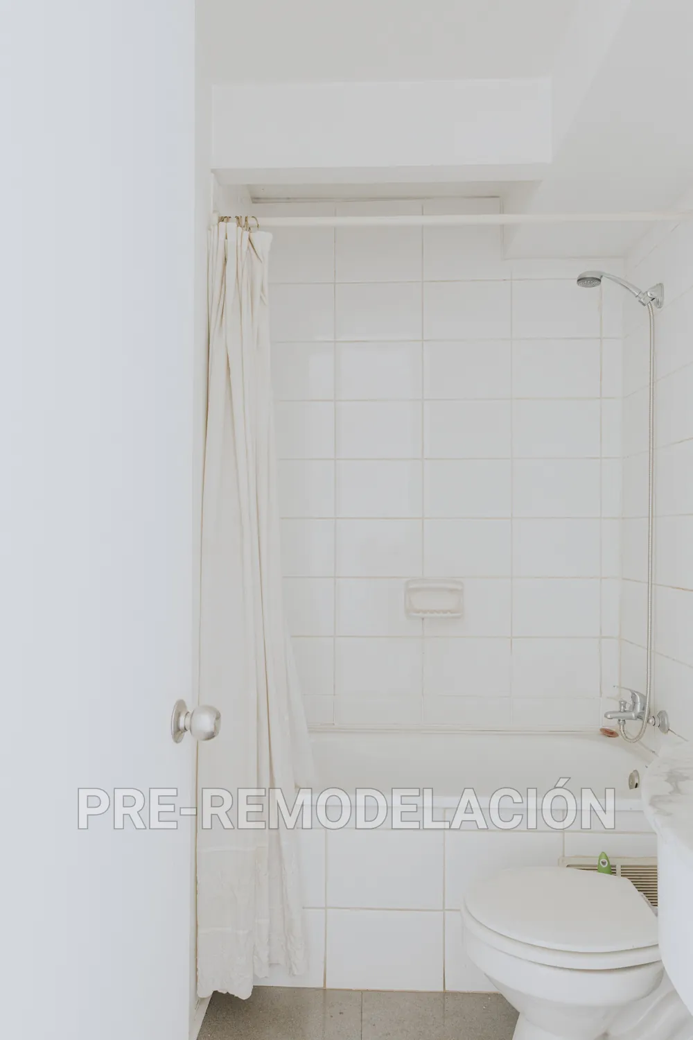 Baño con tina, departamento San Isidro 538