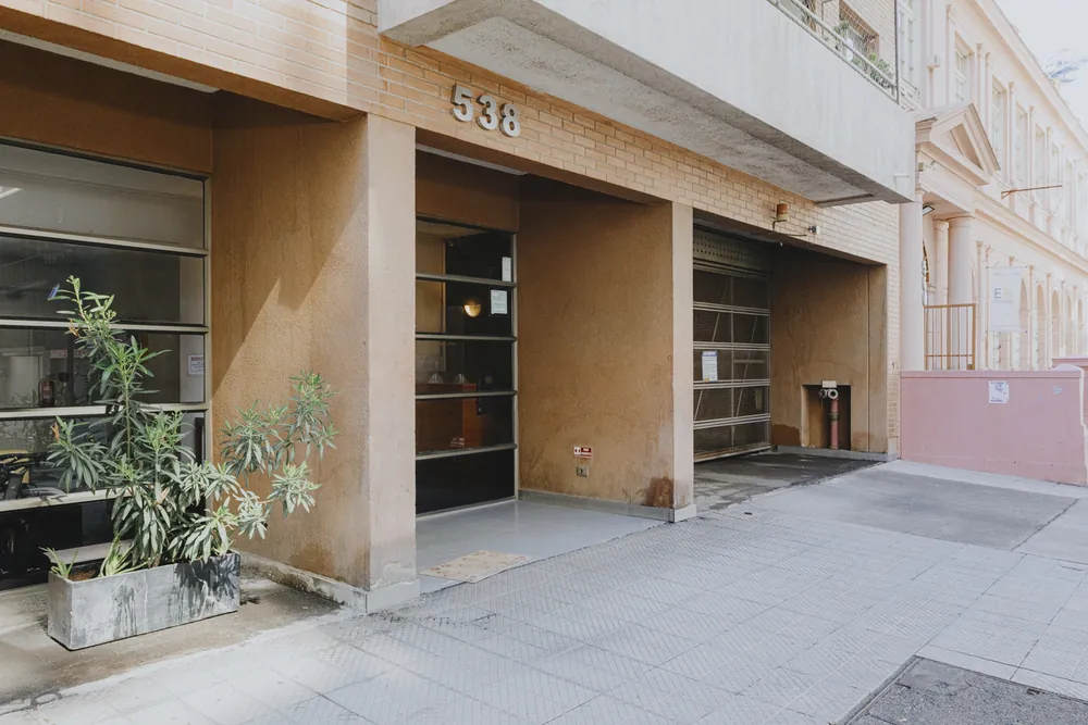 Acceso del edificio, número 538, departamento San Isidro 538