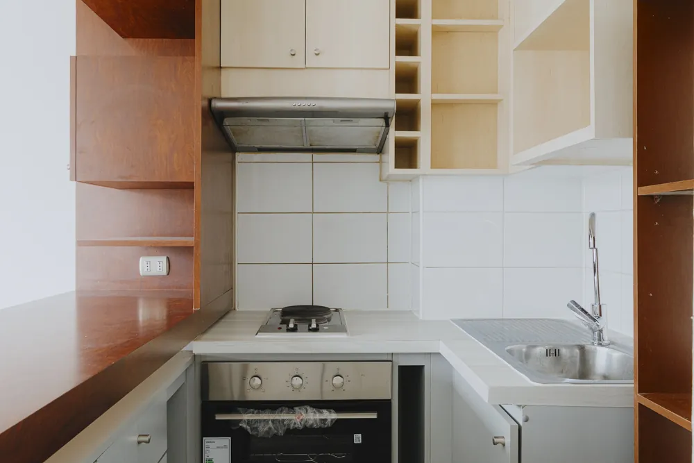 Cocina con horno y campana, San Isidro 635