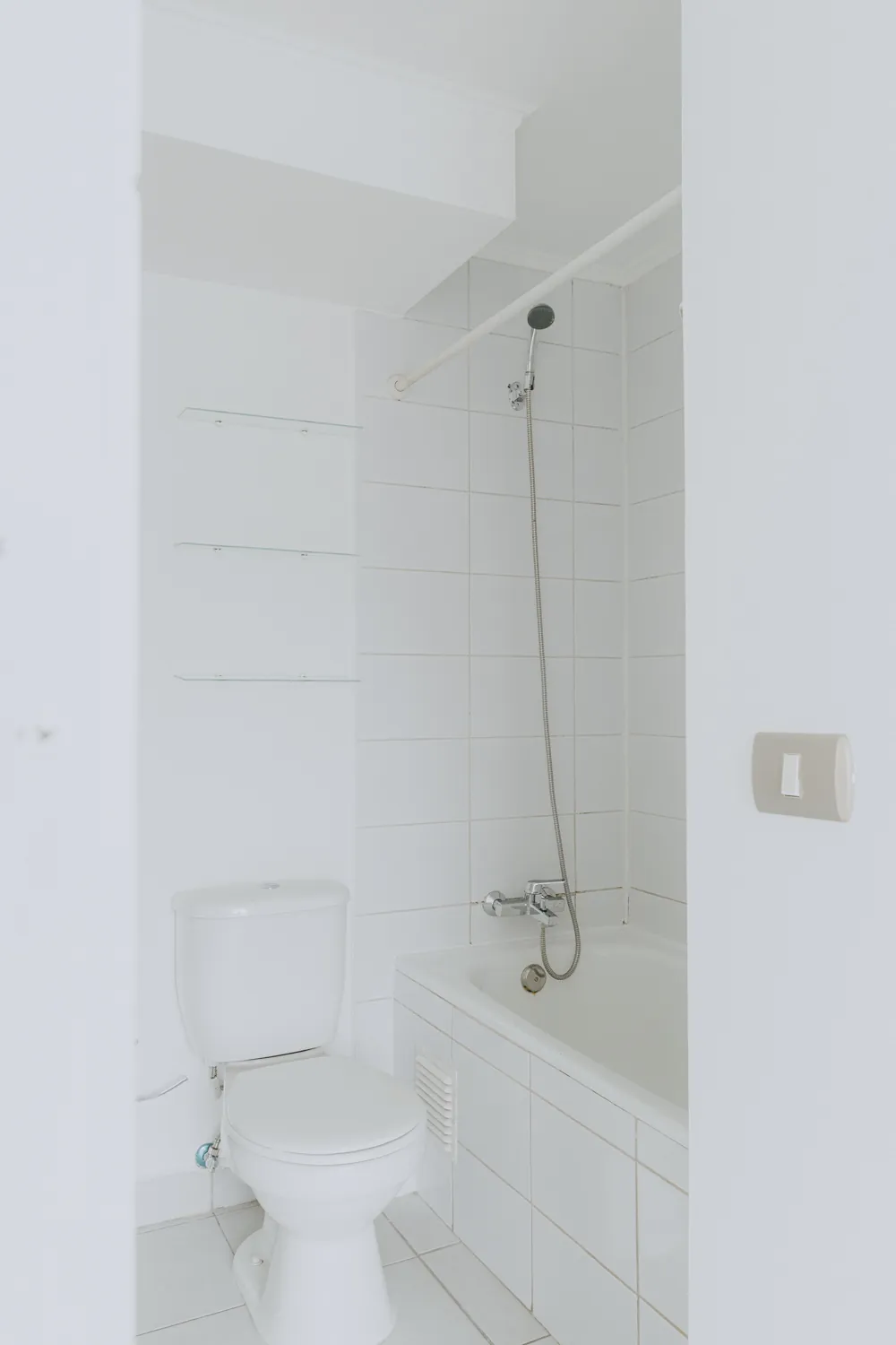 Baño con tina, departamento San Isidro 635