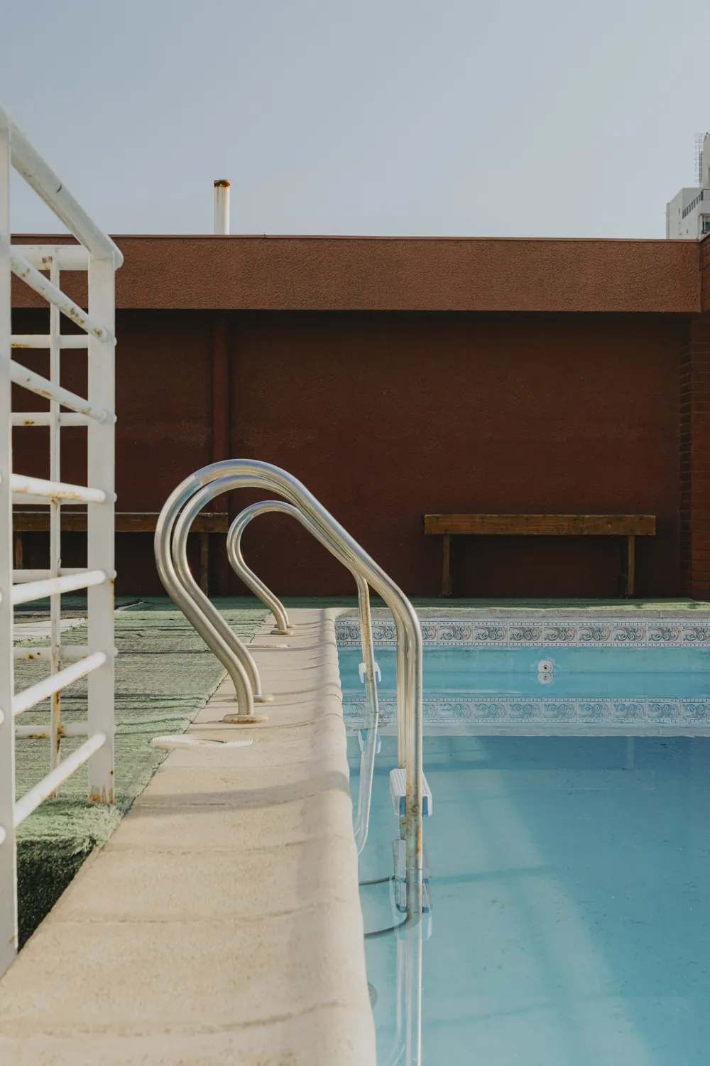 Piscina del edificio, departamento Santo Domingo 1240