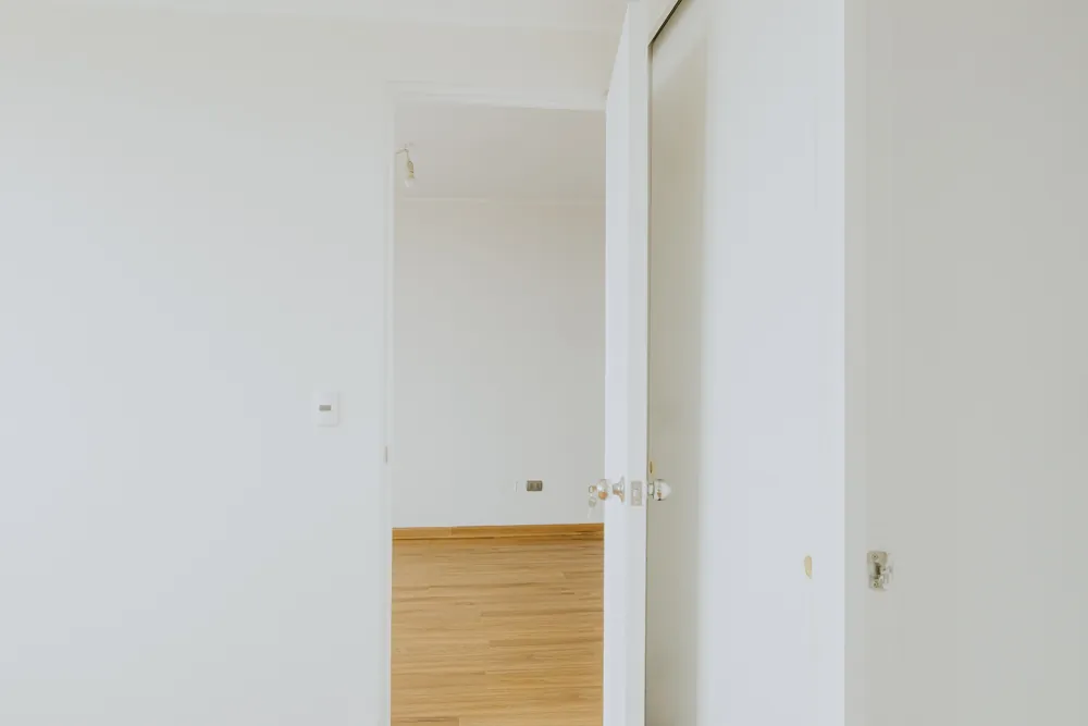 Puerta del dormitorio, departamento Vicuña Mackenna 2585