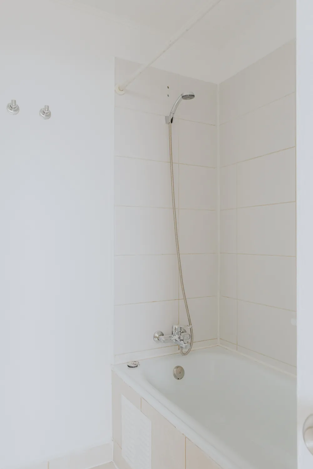 Baño con tina, departamento Vicuña Mackenna 2585